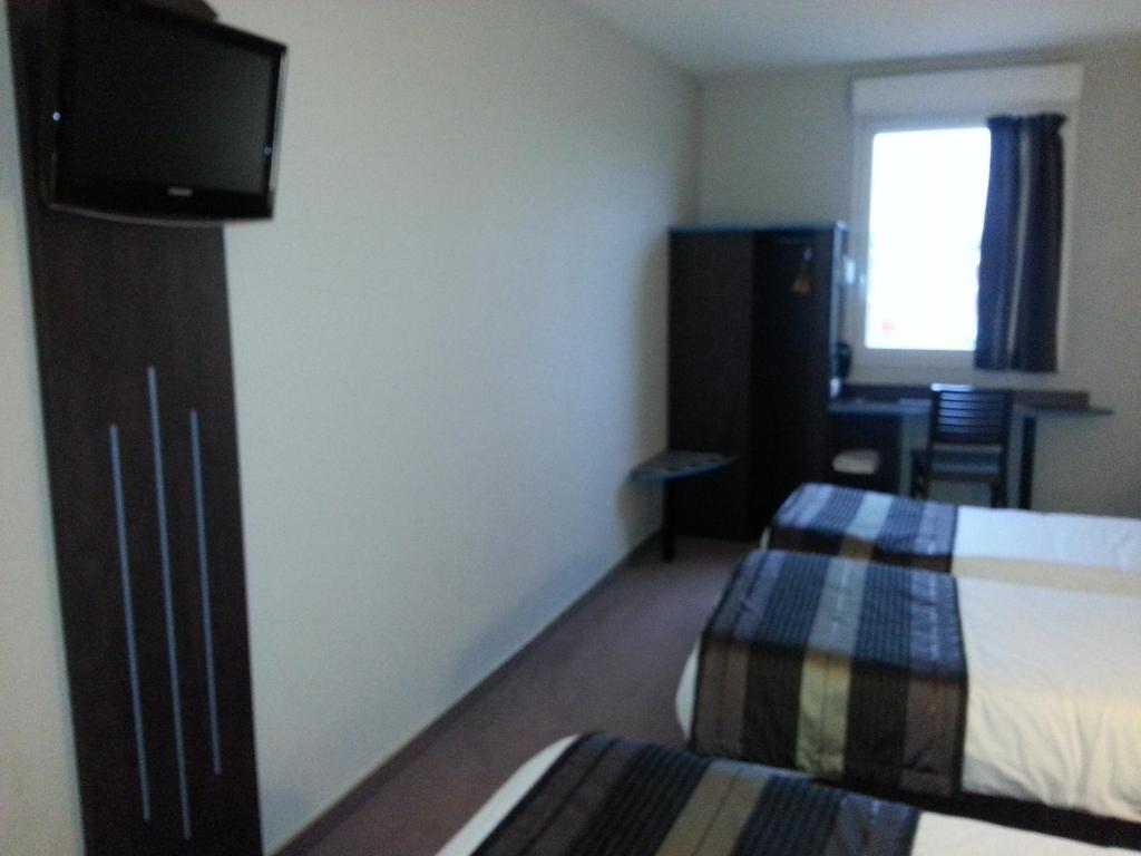 Hotel Akena City Caudry Екстериор снимка